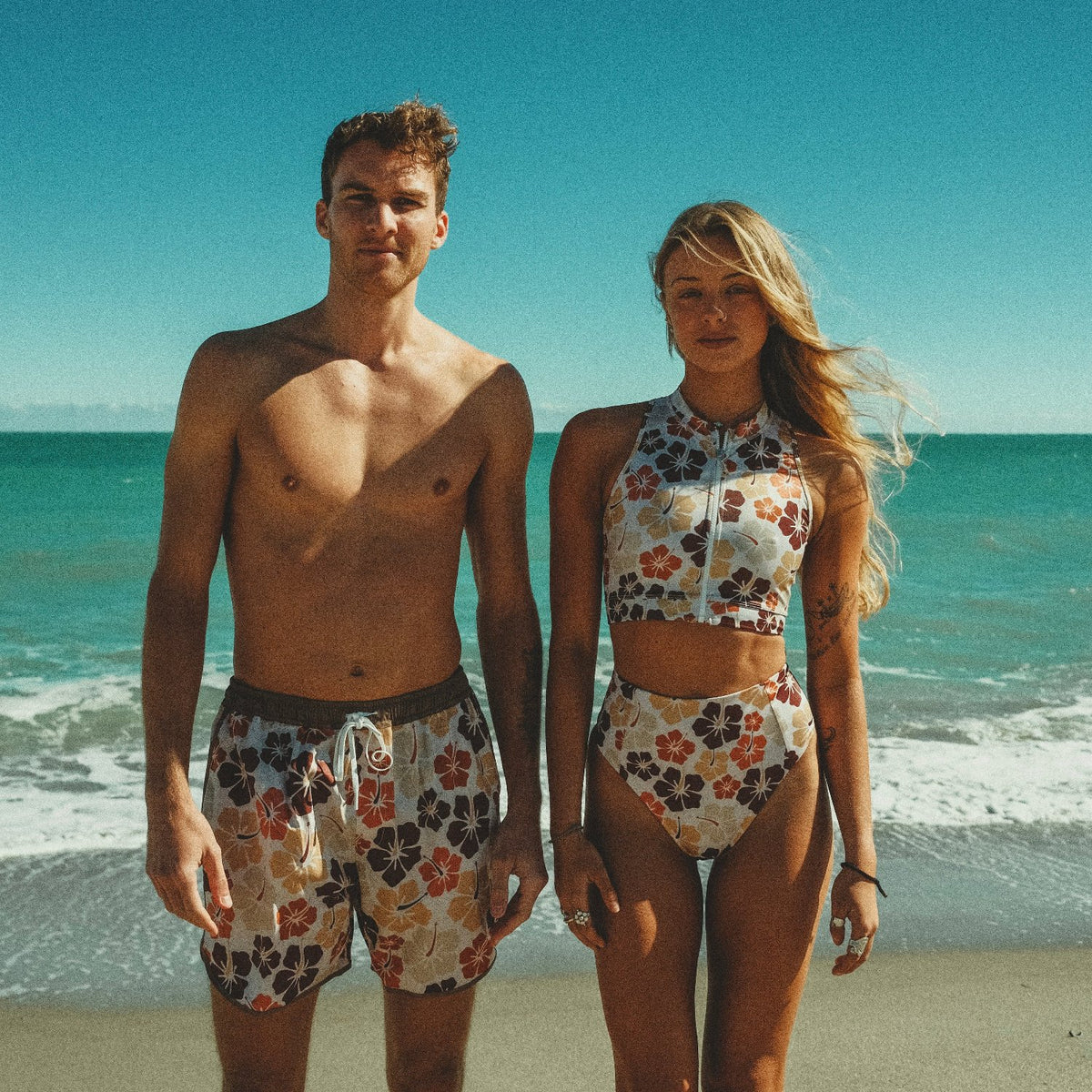 Classic Men&#39;s Boardshorts in Vintage Hibiscus